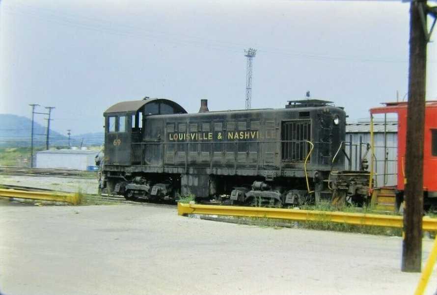 L&N at Decoursey